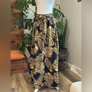 🛍️ Chances R Black  with brown floral maxi skirt Size L